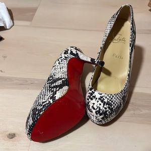 Red bottom shoes 👠